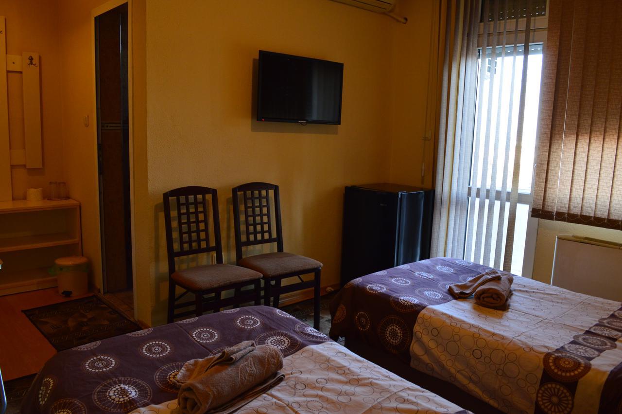 Dionis Hotel Petrič Esterno foto
